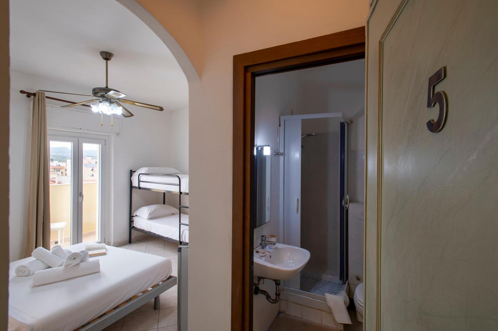 Oasis Guest House Альгеро Экстерьер фото